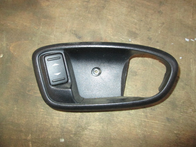 Кнопка стеклоподъемника на Ford Mondeo 4