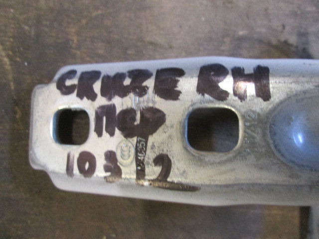 Петля двери Chevrolet Cruze 2009-2013 на Chevrolet Cruze