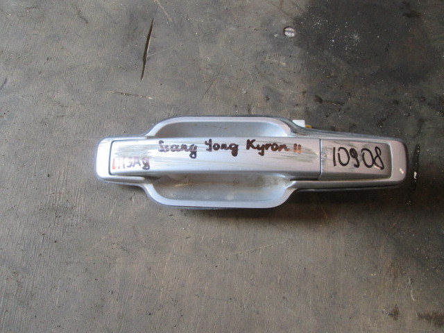 Ручка двери наружная левая на SsangYong Kyron 