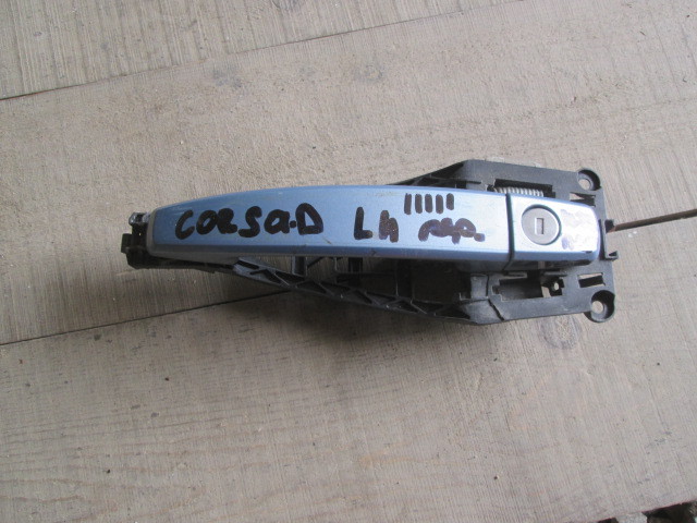 Ручка двери наружная левая с кронштейном Opel Corsa D  2010-2014 на Opel Corsa D 