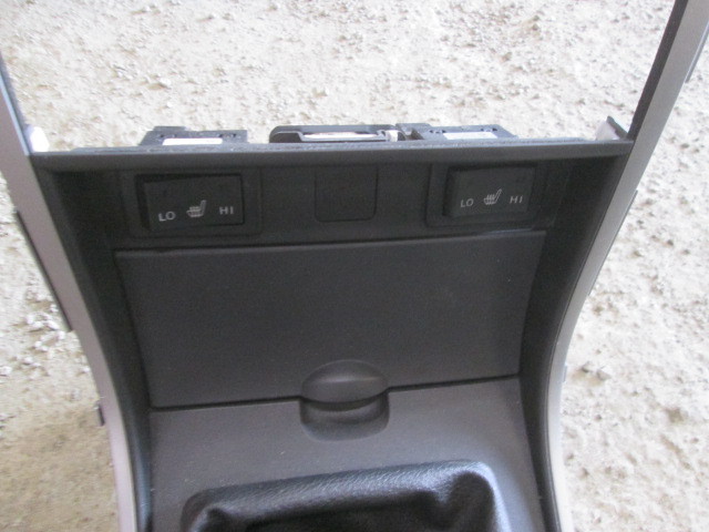 Консоль Mazda 6 (GH) 2007-2010 на Mazda 6 (GH)