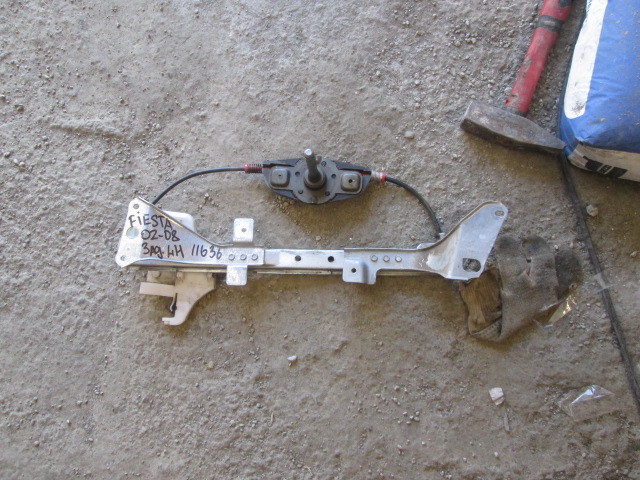 Стеклоподъемник электр. задний левый на Ford Fiesta V