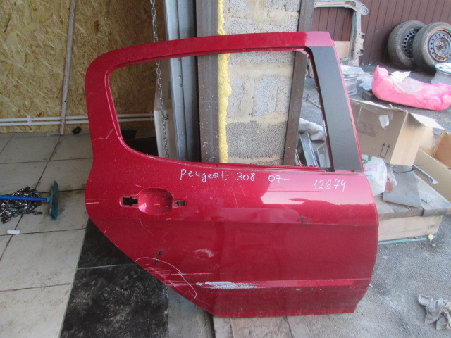 Дверь задняя правая на Peugeot 308