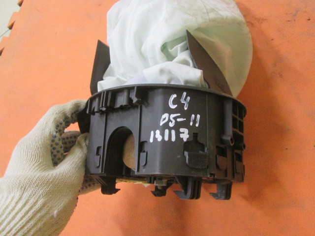 Подушка безопасности в рулевое колесо Citroen C4 I 2004-2014 на Citroen C4 I