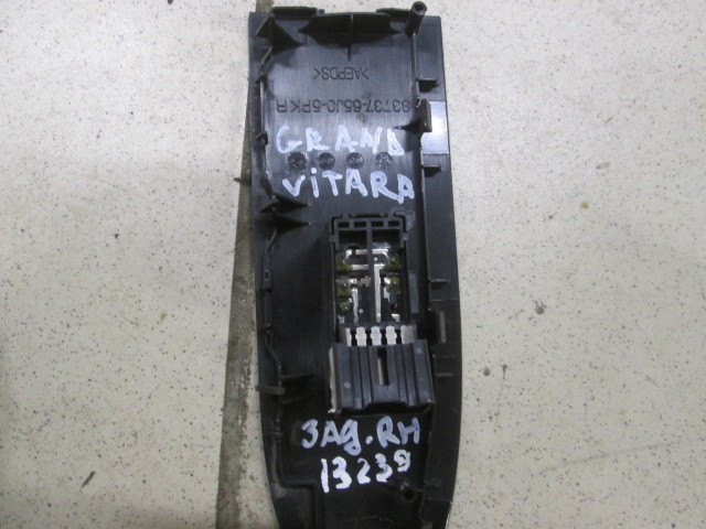 Кнопка стеклоподъемника Suzuki Grand Vitara  2005-2008 на Suzuki Grand Vitara 