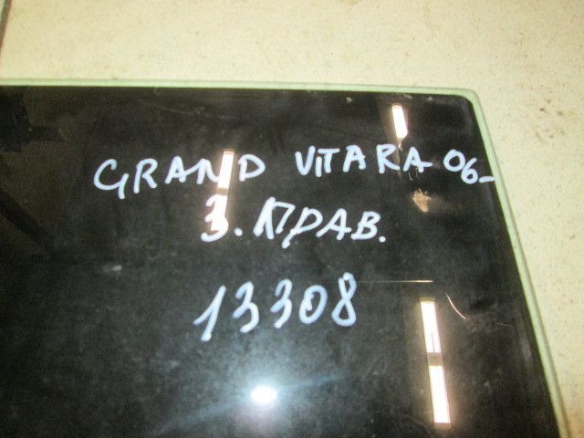 Стекло задней правой двери Suzuki Grand Vitara  2005-2008 на Suzuki Grand Vitara 