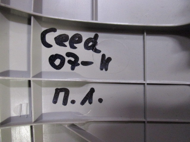 Обшивка стойки Kia Ceed (ED) 2006-2012 на Kia Ceed (ED)