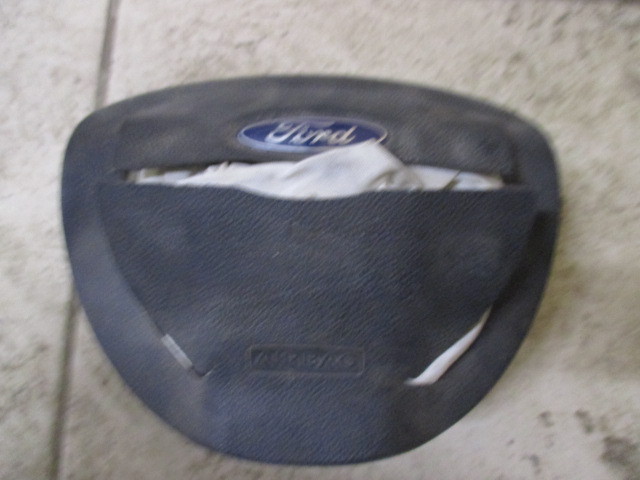 Подушка безопасности в рулевое колесо на Ford Focus 2