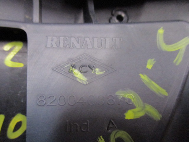 Накладка панели приборов Megane II 2002-2009 на Renault Megane 2