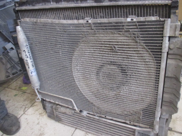 Радиатор кондиционера (конденсер) на Kia Sorento (BL)