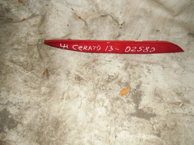 Отражатель в бампер левый Kia Cerato 3 (YD) 2013-н.в. на Kia Cerato 3 (YD)