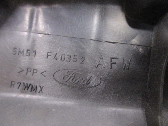 Обшивка багажника Ford Focus 2 2005-2008 5M51F40352 на Ford Focus 2