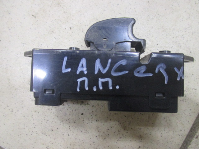 Кнопка стеклоподъемника Mitsubishi Lancer X 2007-н.в. на Mitsubishi Lancer X